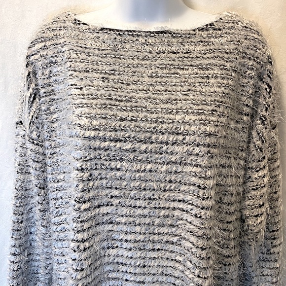 Jones of NY Ladies Sweater - Picture 3 of 6